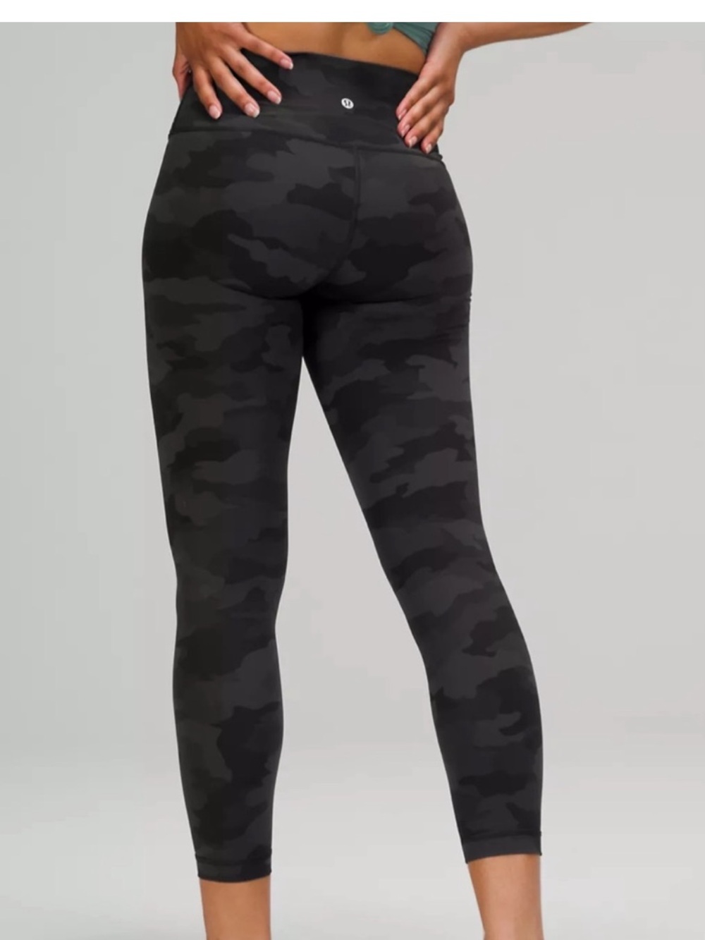 Lululemon cropped legging in Camo print